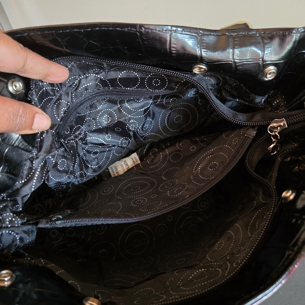 Candie Patent Leather Elegant Shoulder Bag - Picture 13 of 13